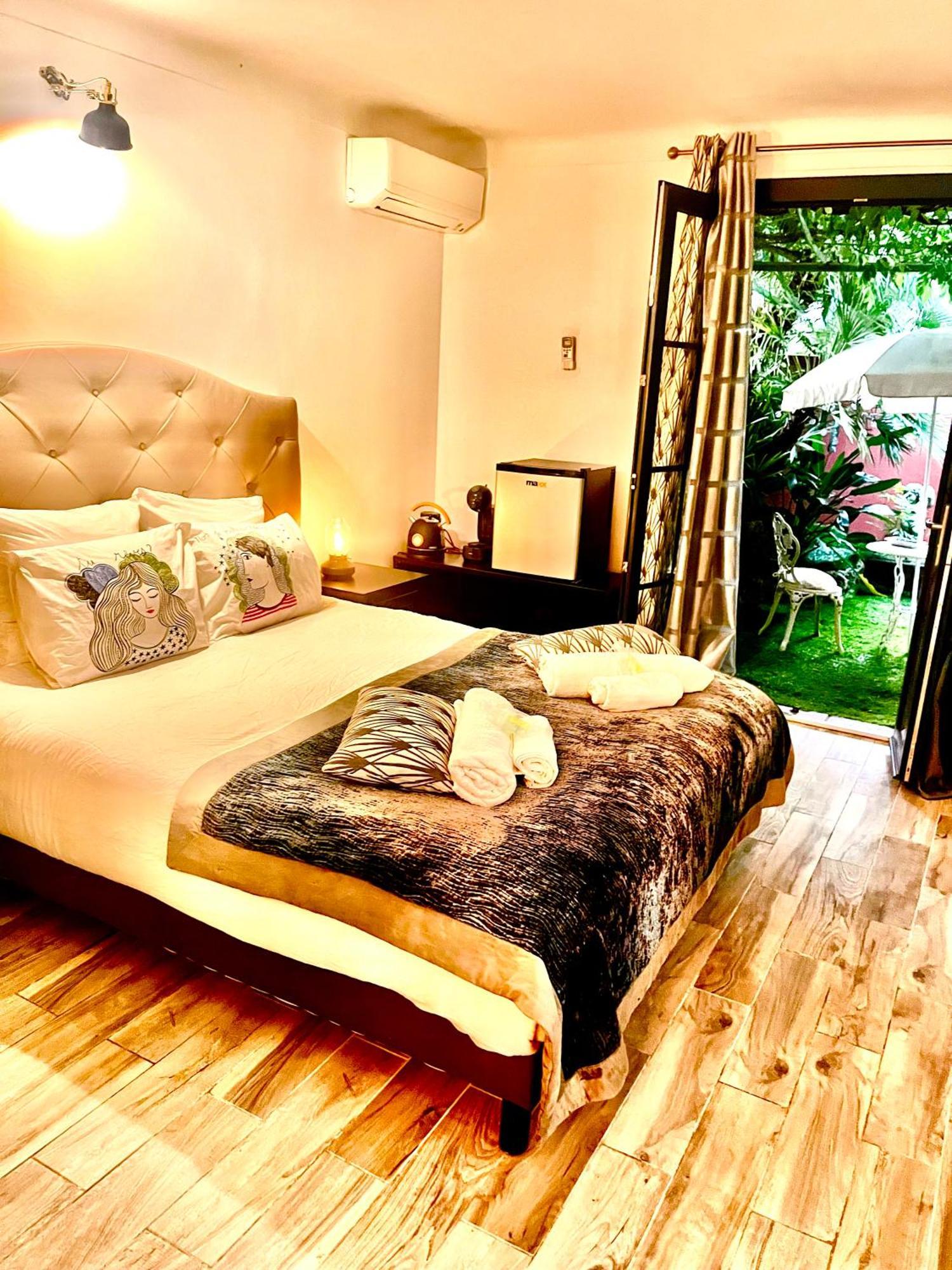 Villa Romana แซ็ง-ทรอเป ภายนอก รูปภาพ